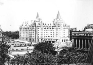 chateau laurier ca 1920s.jpg