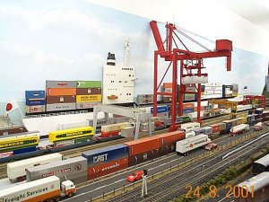 ho_container_port02.jpg