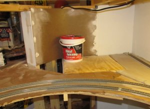 aaa_spackling_the_screw_holes_.jpg