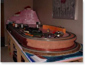 train layout-mountain.jpg