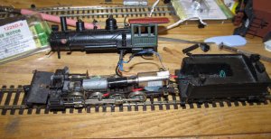 A43A Ma & Pa 2-8-0 w  4th motor..jpg