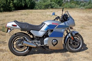 GS750ES w rare lower fairing, (I have these!).jpg GS750ES w rare lower fairing, (I have these!).jpg