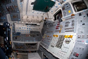 Space-Shuttle-Flight-Decks.jpg
