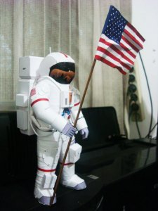 astronaut_papercraft_photo_2.jpg