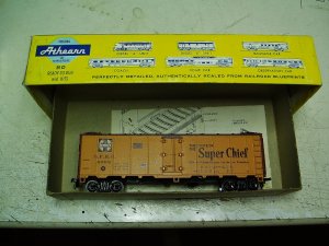 1 reefer ATSF 8392 Super Chief.JPG