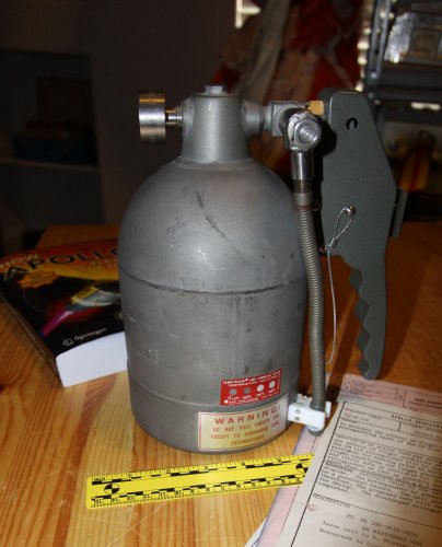 cm17_extinguisher2.jpg