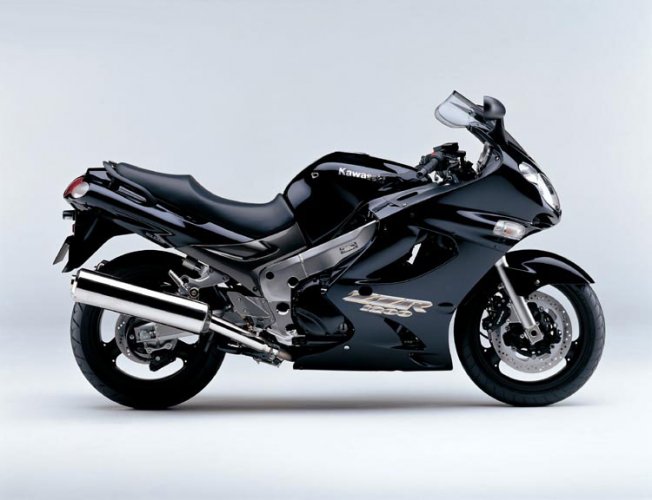 Kawasaki-ZZ-R1200c stock.jpg