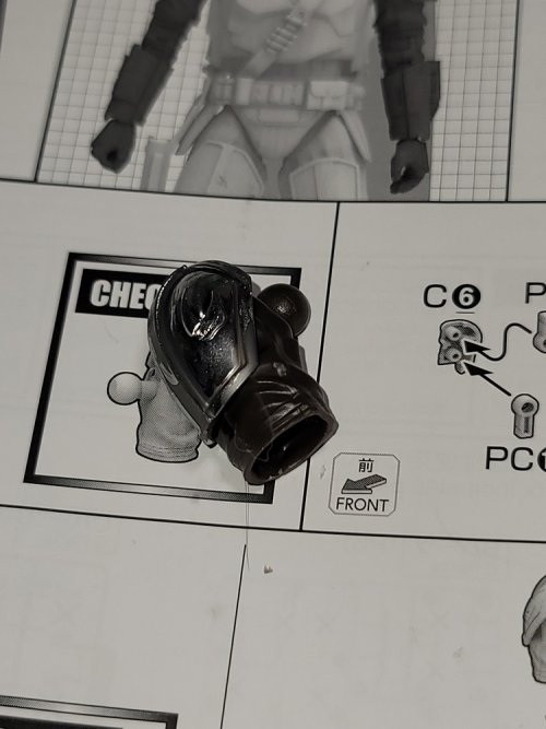 MandoRtArm01.jpg