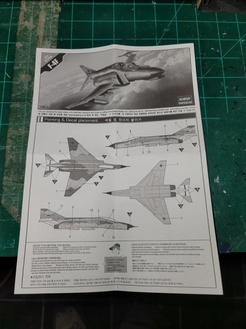 F-4F04.jpg