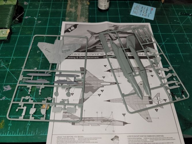 F-4F06.jpg