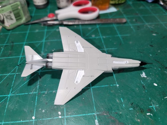 F-4F33.jpg