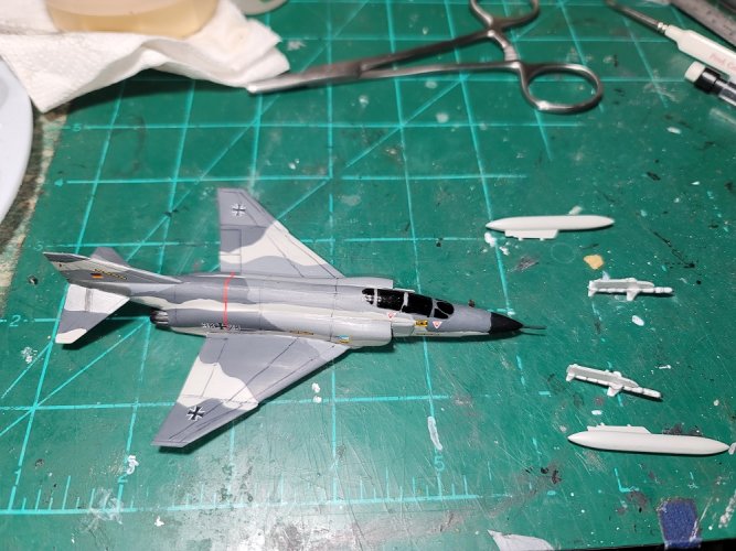 F-4F44.jpg
