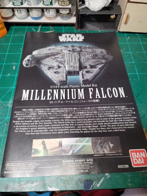 Milleenium Falcon 002.jpg