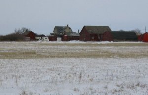 barnhouse from hyway.jpg