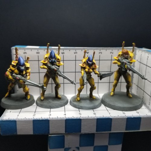 ps miniatures space elf size comparisons.jpg