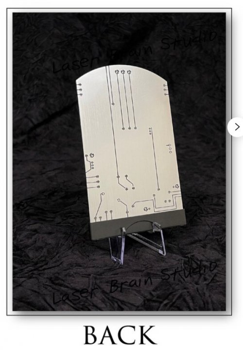 Data card03_rear schuin.jpg