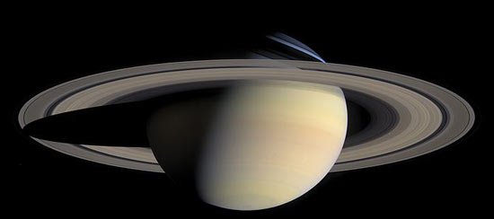 800px-Saturn_from_Cassini_Orbiter.jpg