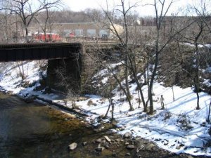 Chicopee-Holyoke_CT_river_e_abutment.jpg