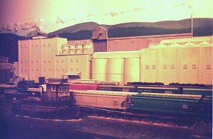 barge1.jpg