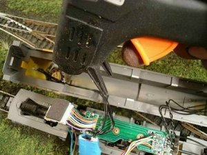 hot glue speaker.jpg
