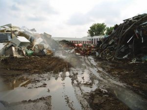 scrap yard 007.jpg