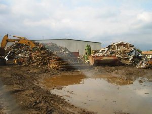 scrap yard 019.jpg