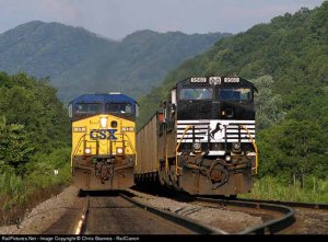 CSX AC4400CW #17 with NS #9560.jpg