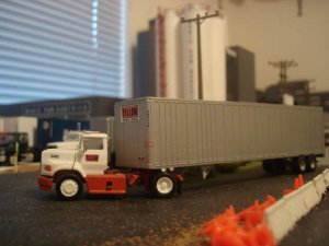 Yellow Freight Ford LN 9000.jpg