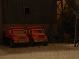 International 4900 - Orange.jpg