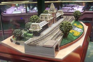 Disney Main Street station.jpg
