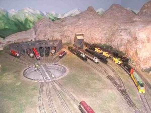 Roundhouse & Turntable.JPG