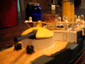 main guns and fore deck.JPG