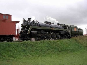 CN #6060 at Stettler 21 Aug. 2004.jpg