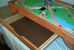 traintable2.jpg