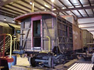 no siding on end.JPG