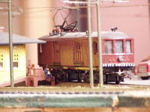 yellow freight rolling a cig.jpg