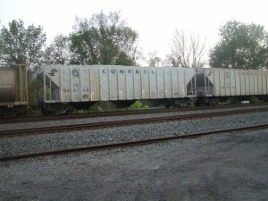 covered hoppers at conpitt 7-16-08.jpg