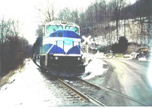 sd80m at applewold crossing.jpg