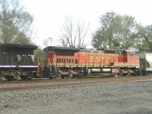 bnsf unit on an eastbound mixed freight at conpitt 8-26-08.jpg