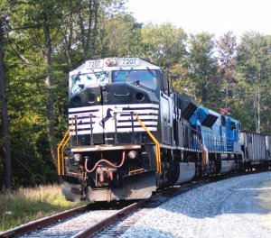 sd80s at winber.jpg