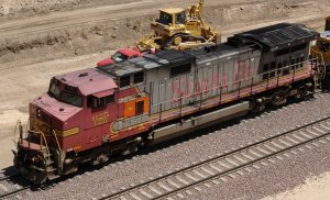 bnsf625_080207_summit_01.jpg