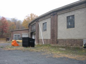 lne round house 001.jpg