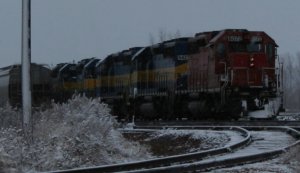 01.11-7-2008 DME 6072 and friends Mankato Yard.jpg