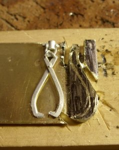 SML tongs #2.jpg