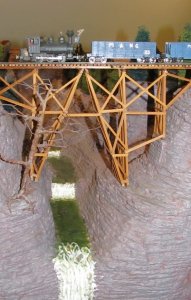 SMLA_! 0-6-0T n sndrs Grg bridge.jpg