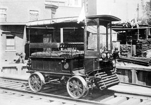 front end view of early motor car.jpg