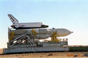 Buran-Ener on transporter.jpg
