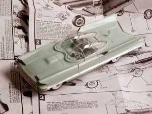 FUTURA-MODELW.jpg