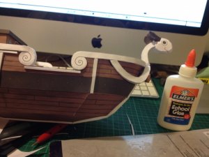 GM figure de proue installe.jpg