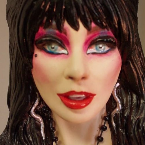 Elvira Mistress of the Dark - 1/4 Scale Model - YouTube Video